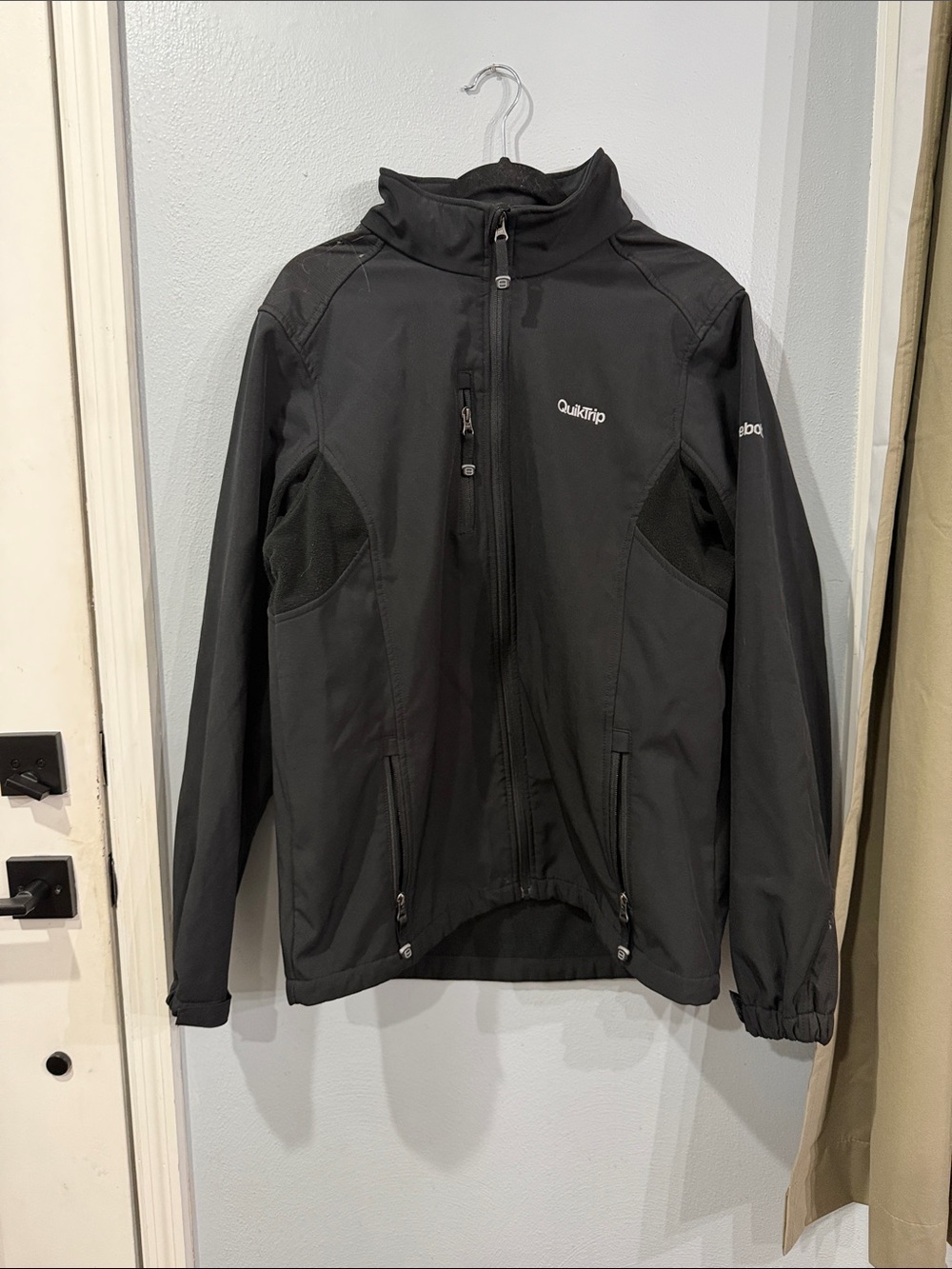Reebok Men's Black Windbreaker Softshell Jacket